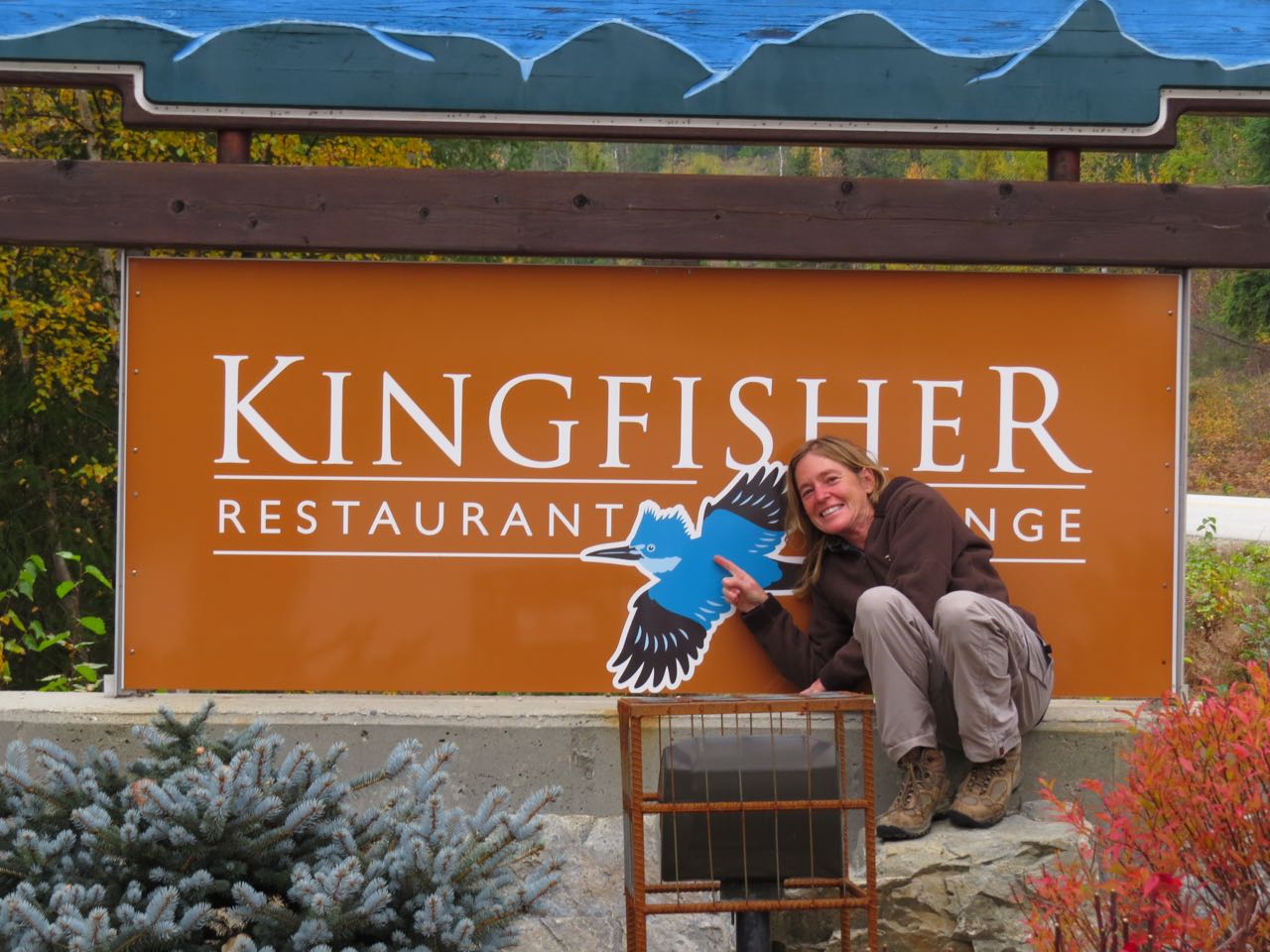 Halcyon Hot Springs-Marina & kingfisher sign